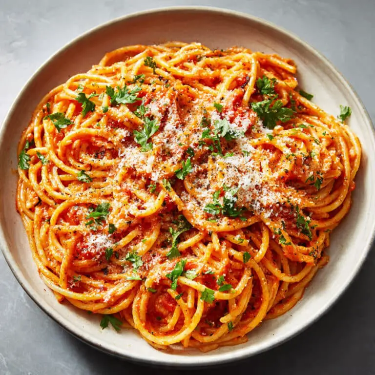 Creamy Tomato Garlic Pasta in 30 Minutes